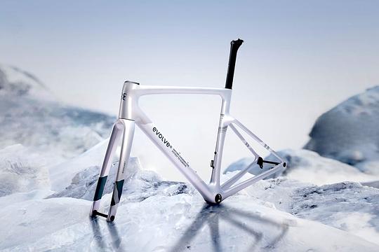 Meet Evolve CIMA: Silverstone-Tested 650g Road Frame!