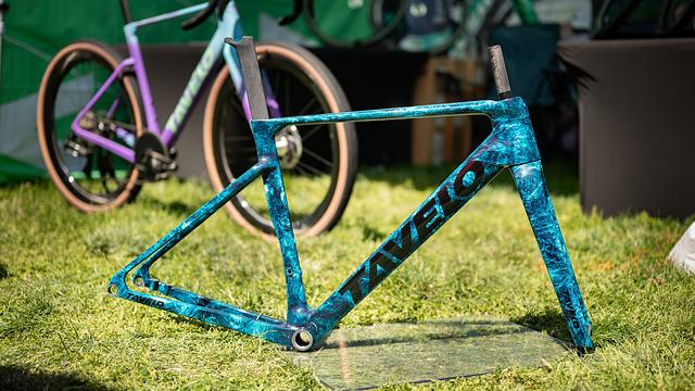 This Unreleased 650g Aero Frame Clears 40mm Tires, but the Real Shock Is the Low Price Tag