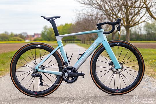 What's happening in the front? Winspace M6 is a love-or-hate- frame for a good price [REVIEW]