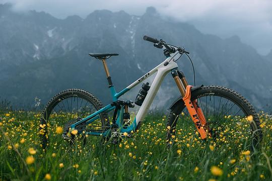 New Yeti LT moves to eMTB-inspired Sixfinity suspension platform, ditching Switch Infinity after 12 years | BikeRadar
