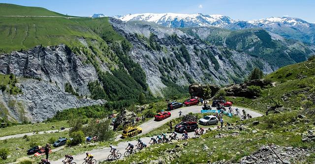 Paris-Nice queen stage to Auron under threat for third straight year as forecasts predict 20cm of snow on Saturday